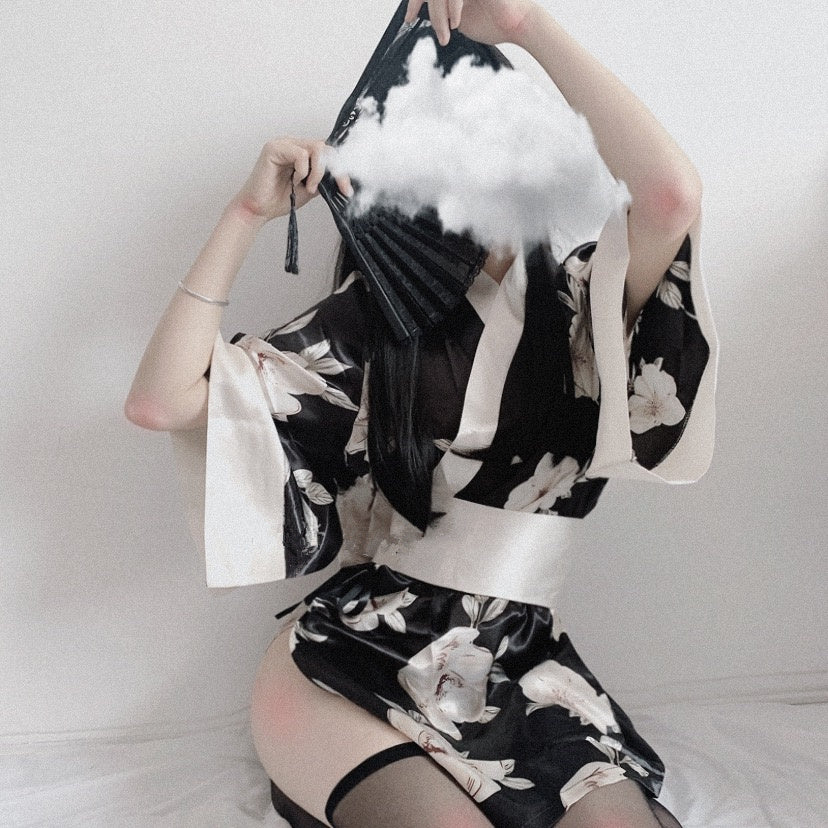 Midnight Blossom Kimono Set｜深夜の花 着物セット